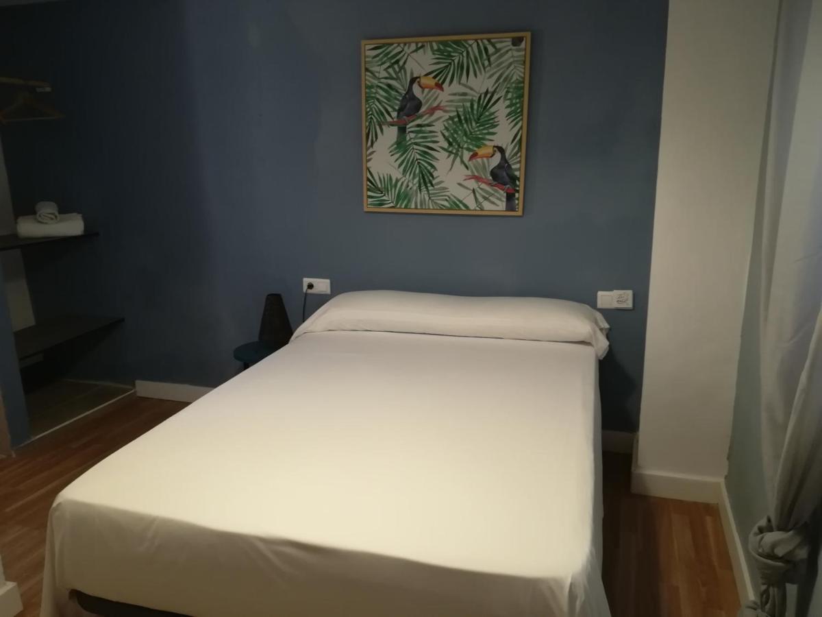 Hostal The Monkey Room Марбелья Екстер'єр фото