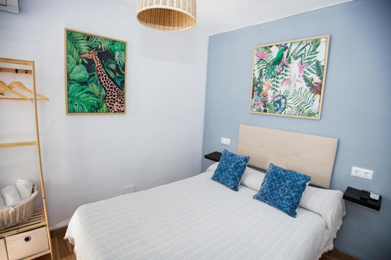 Hostal The Monkey Room Марбелья Екстер'єр фото