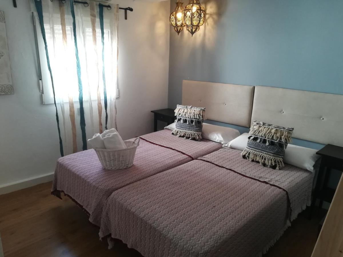 Hostal The Monkey Room Марбелья Екстер'єр фото