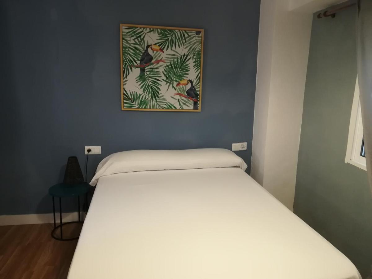 Hostal The Monkey Room Марбелья Екстер'єр фото