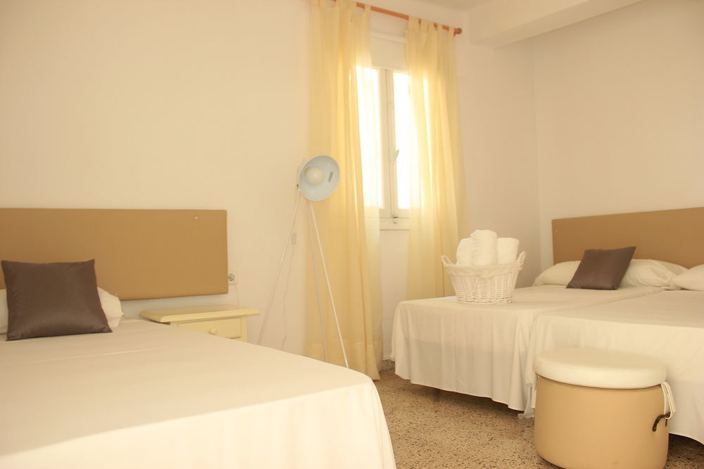 Hostal The Monkey Room Марбелья Екстер'єр фото