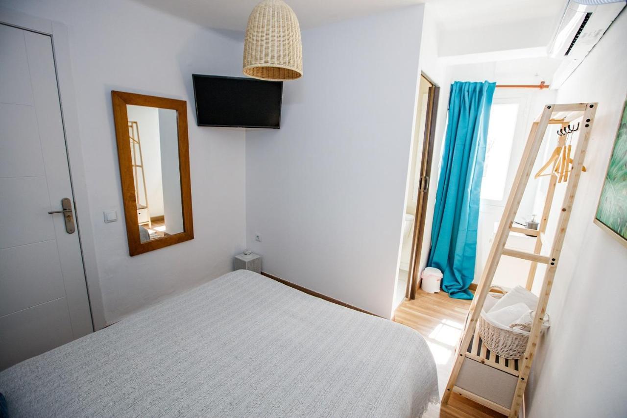 Hostal The Monkey Room Марбелья Екстер'єр фото